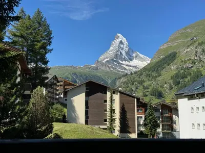 Ein allgemeiner Bergblick oder ein Berglick von der Ferienwohnung aus