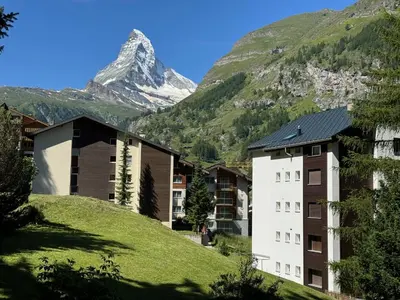 Ein allgemeiner Bergblick oder ein Berglick von der Ferienwohnung aus