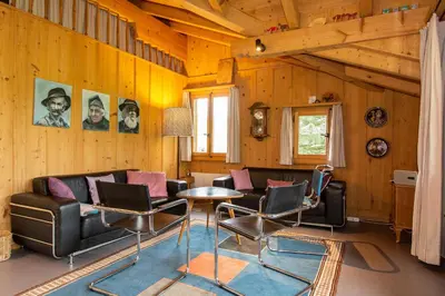 Ein Sitzbereich in der Unterkunft Chalet Meiseli