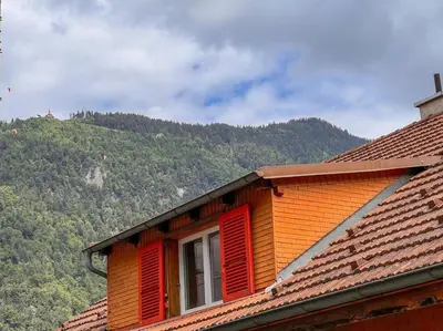 Ein allgemeiner Bergblick oder ein Berglick von der Ferienwohnung aus