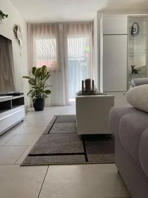 Ein Sitzbereich in der Unterkunft Zentrale Wohnung in ruhiger Lage in Baltschieder