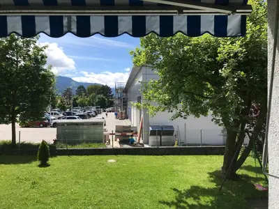 Ein allgemeiner Bergblick oder ein Berglick von der Ferienwohnung aus