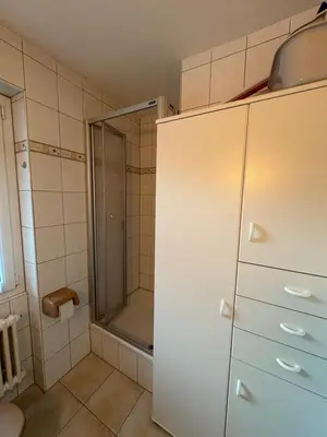 Ein Badezimmer in der Unterkunft Sonniges Apartment im Zentrum mit Bergblick