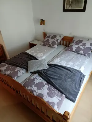 Ein Bett oder Betten in einem Zimmer der Unterkunft Kummublick Täsch, Nähe Zermatt