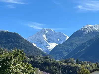 Ein allgemeiner Bergblick oder ein Berglick von der Ferienwohnung aus