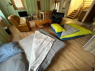 Ein Sitzbereich in der Unterkunft Historische Maisonettewohnung bis 10 Gäste, Magic Pass Belalp, Rosswald und mehr