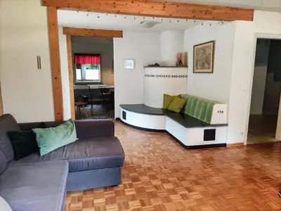 Ein Sitzbereich in der Unterkunft Ferienhaus Bärschwendi