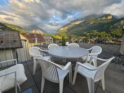 Ein allgemeiner Bergblick oder ein Berglick von der Ferienwohnung aus