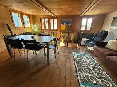 Ein Sitzbereich in der Unterkunft Cosy chalet - Renovated and charming