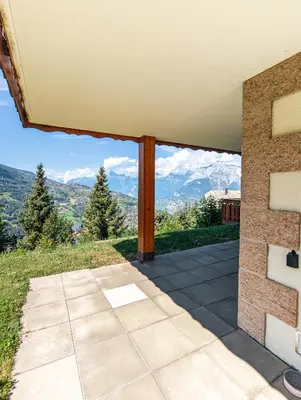 Ein allgemeiner Bergblick oder ein Berglick von der Ferienwohnung aus