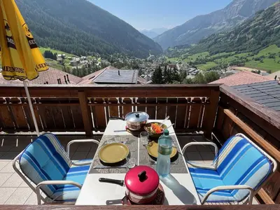 Ein allgemeiner Bergblick oder ein Berglick von der Ferienwohnung aus