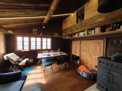 Ein Sitzbereich in der Unterkunft Ferienwohnung Gspon Oberwallis