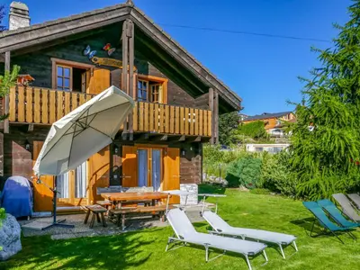 Ein Garten an der Unterkunft Chalet Mirabeau 6 by Interhome