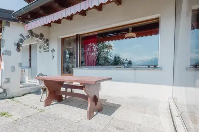 Das Gebäude in dem sich die Ferienwohnung befindet