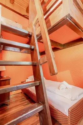 Ein Etagenbett oder Etagenbetten in einem Zimmer der Unterkunft Magnifique chalet mitoyen avec vue sur les montagnes