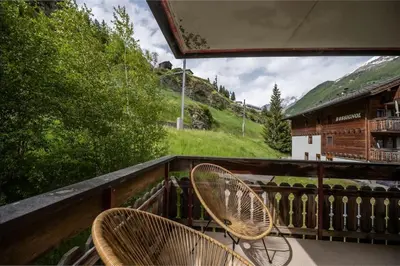 Ein allgemeiner Bergblick oder ein Berglick von der Ferienwohnung aus