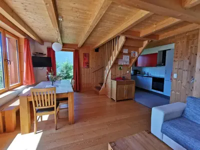 Ein Sitzbereich in der Unterkunft Chalet Mélèze in sonniger Lage mit schönem Ausblick , für 6 Personen