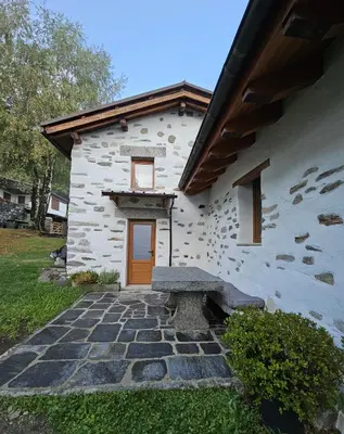 Das Gebäude in dem sich die Ferienwohnung befindet