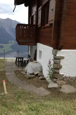 Ein allgemeiner Bergblick oder ein Berglick von der Ferienwohnung aus