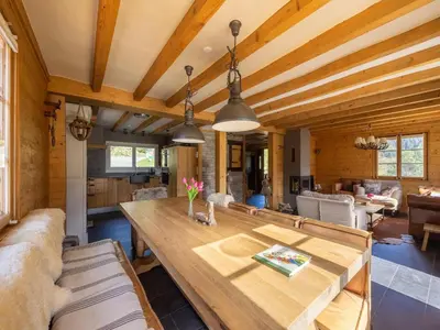 Ein Sitzbereich in der Unterkunft 8p Chalet in the mountains near Fiesch ski area