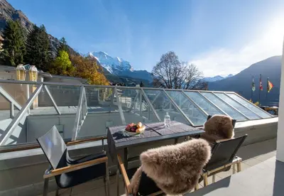 Ein allgemeiner Bergblick oder ein Berglick von der Ferienwohnung aus