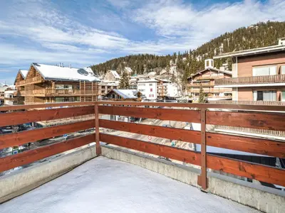 Ein allgemeiner Bergblick oder ein Berglick von der Ferienwohnung aus