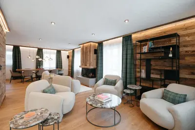 Ein Sitzbereich in der Unterkunft Mountain Bliss Duplex - Saas Fee