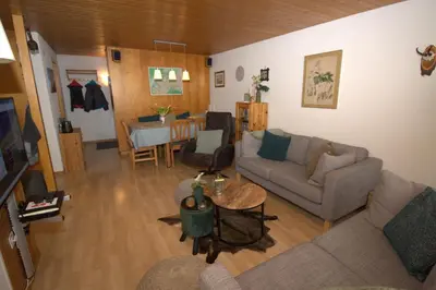 Ein Sitzbereich in der Unterkunft Your home in Mürren near the ski slopes and hiking trails