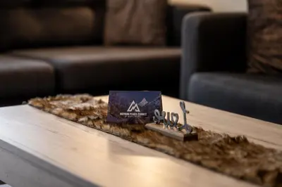 Ein Sitzbereich in der Unterkunft Fabi`s Horu Lodge