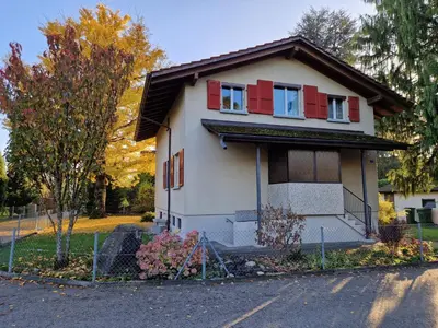 Das Gebäude in dem sich die Ferienwohnung befindet