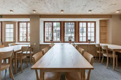 Ein Restaurant oder anderes Speiselokal in der Unterkunft POORT A POORT Dorfhotel