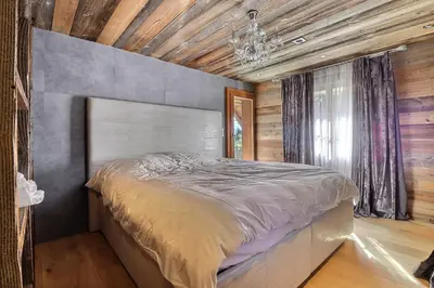 Ein Bett oder Betten in einem Zimmer der Unterkunft Les Pives