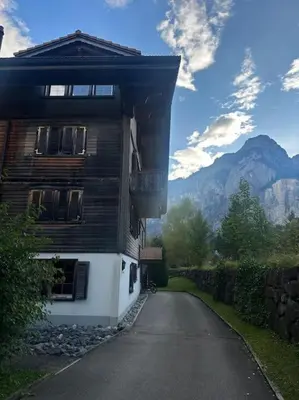Ein allgemeiner Bergblick oder ein Berglick von der Ferienwohnung aus