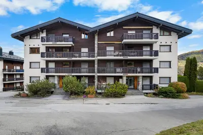 Das Gebäude in dem sich die Ferienwohnung befindet