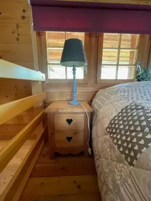 Ein Bett oder Betten in einem Zimmer der Unterkunft Mazot JHR Unterbäch VS