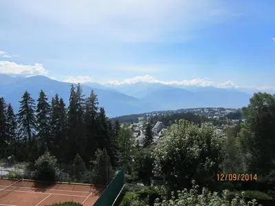 Ein allgemeiner Bergblick oder ein Berglick von der Ferienwohnung aus