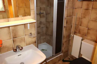 Ein Badezimmer in der Unterkunft Mélèzes S 023- SKI LIFT apartment 6 pers