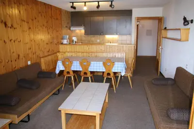 Ein Sitzbereich in der Unterkunft Mélèzes S 023- SKI LIFT apartment 6 pers