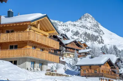 Ein allgemeiner Bergblick oder ein Berglick von der Ferienwohnung aus