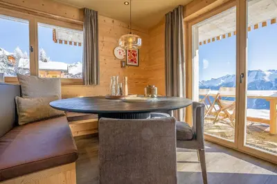 Ein allgemeiner Bergblick oder ein Berglick von der Ferienwohnung aus