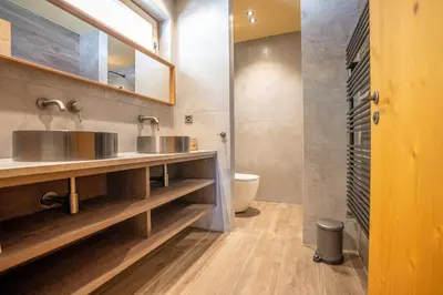 Ein Badezimmer in der Unterkunft Chalet Onno Myriam