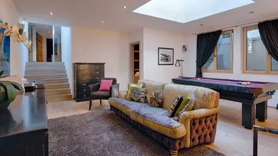 Ein Sitzbereich in der Unterkunft Chalet White Pearl in Zermatt