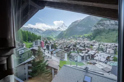 Ein allgemeiner Bergblick oder ein Berglick von der Ferienwohnung aus