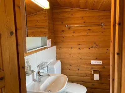 Ein Badezimmer in der Unterkunft Chalet Glimuschir