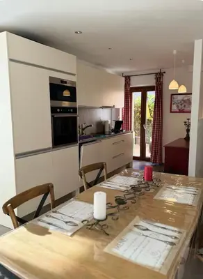 Küche/Küchenzeile in der Unterkunft Appartement 70m2, entrée autonome, lit 180x200, terrasse privée, parking gratuit