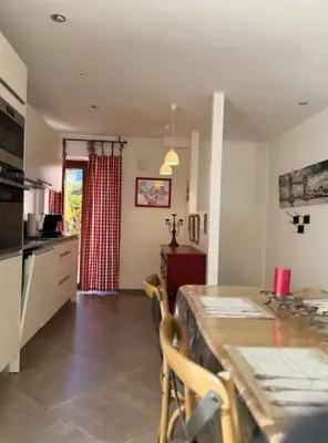 Küche/Küchenzeile in der Unterkunft Appartement 70m2, entrée autonome, lit 180x200, terrasse privée, parking gratuit