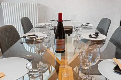 Getränke in der Unterkunft Appartement moderne au coeur de Nendaz