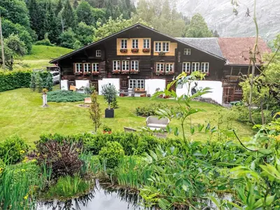 Ein Garten an der Unterkunft Apartment Chalet Solegg by Interhome