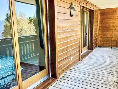 Ein Balkon oder eine Terrasse in der Unterkunft Apartment Les Renardeaux 5 by Interhome