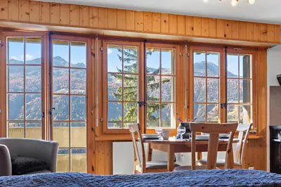 Ein allgemeiner Bergblick oder ein Berglick von der Ferienwohnung aus
